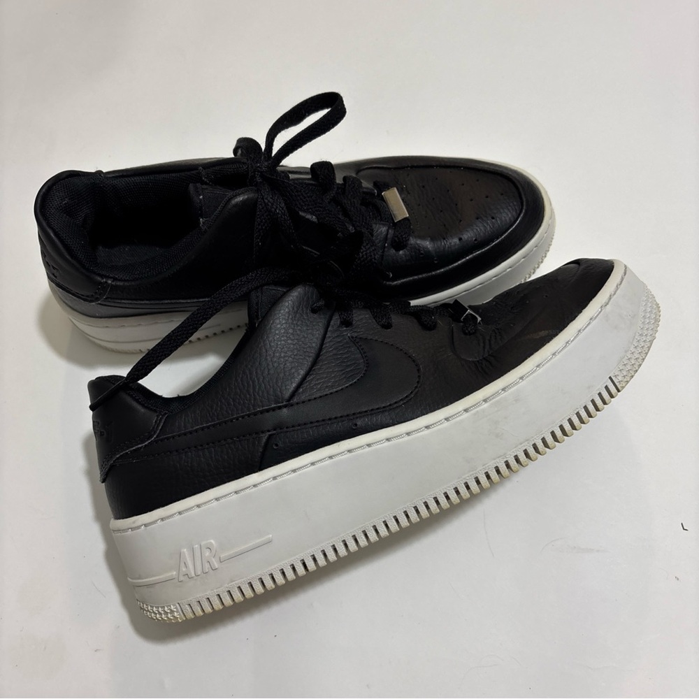 Nike Air Force 1 Low Black White Platform Size 9 Sneakers Workout Athletic